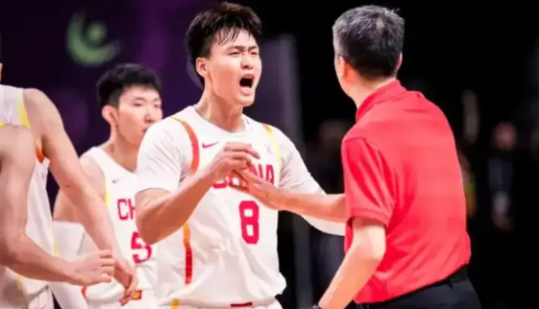 亚博体育官方网站-16点,央视直播！中国男篮vs中国台北,首发或调整：张镇麟机会来了
