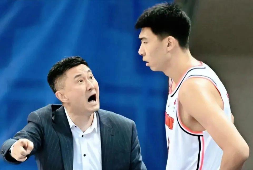 亚博体育app下载-离开杜锋1年，徐昕斩获5项荣誉、3数据联盟前2！球迷：陈家政快走